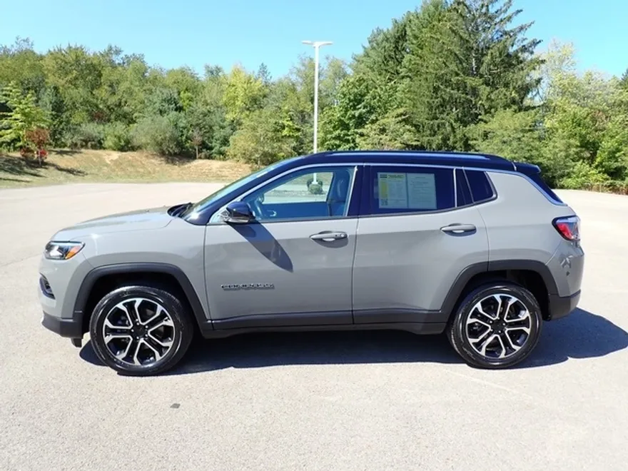 2022 Jeep Compass Limited photo 1