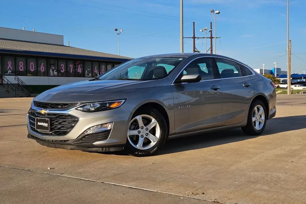 2024 Chevrolet Malibu 1LT photo 1