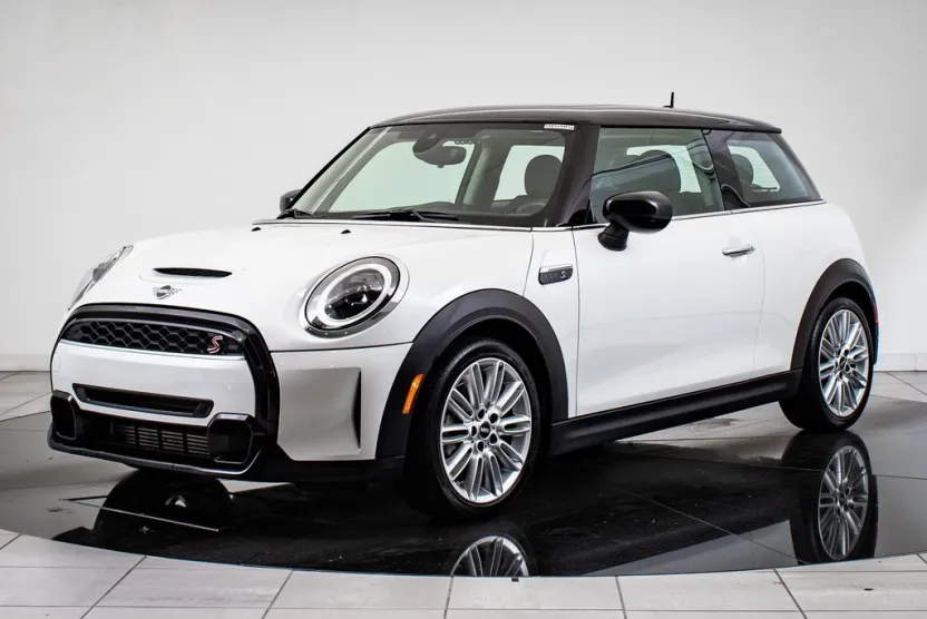 2024 Mini Cooper Hardtop S photo 1