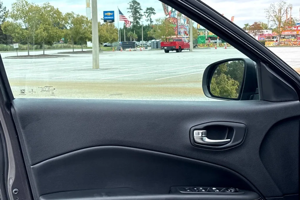 2020 Jeep Compass Latitude photo 1