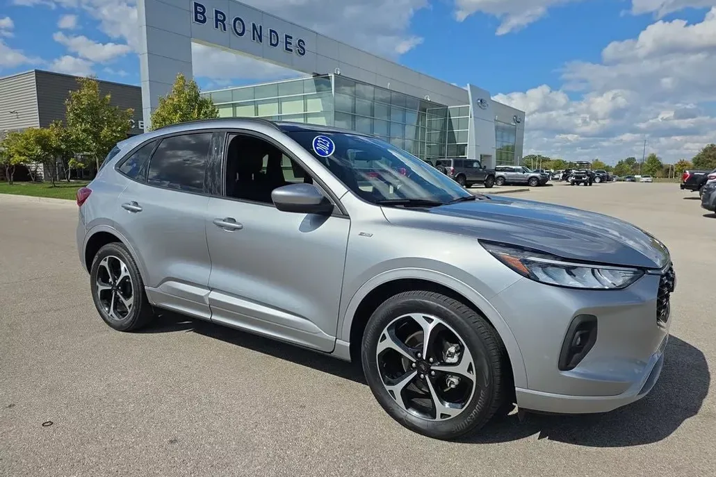 2023 Ford Escape Hybrid ST-Line Select photo 1