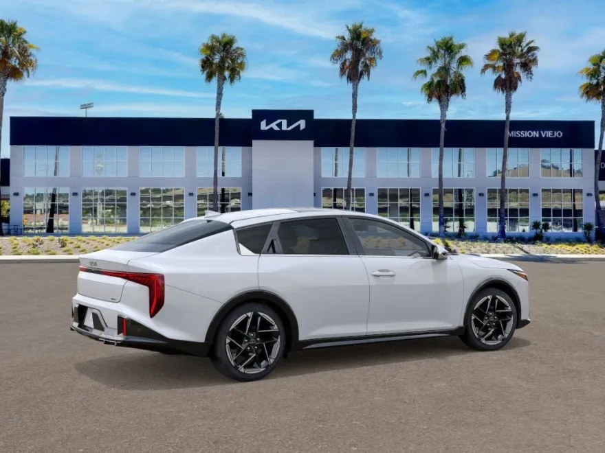 2025 Kia K4 GT-Line photo 1
