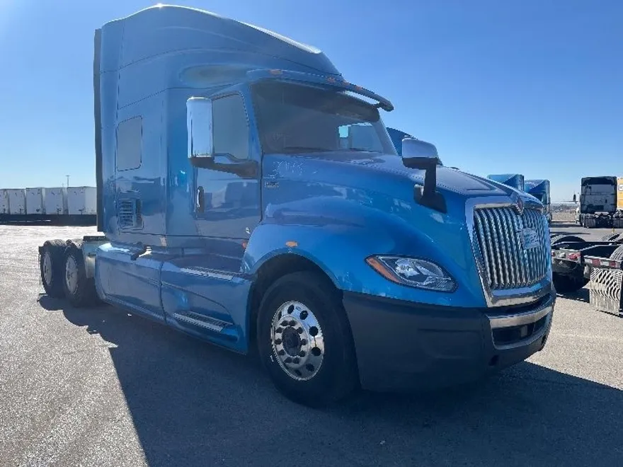 2020 International LT625 LT photo 1