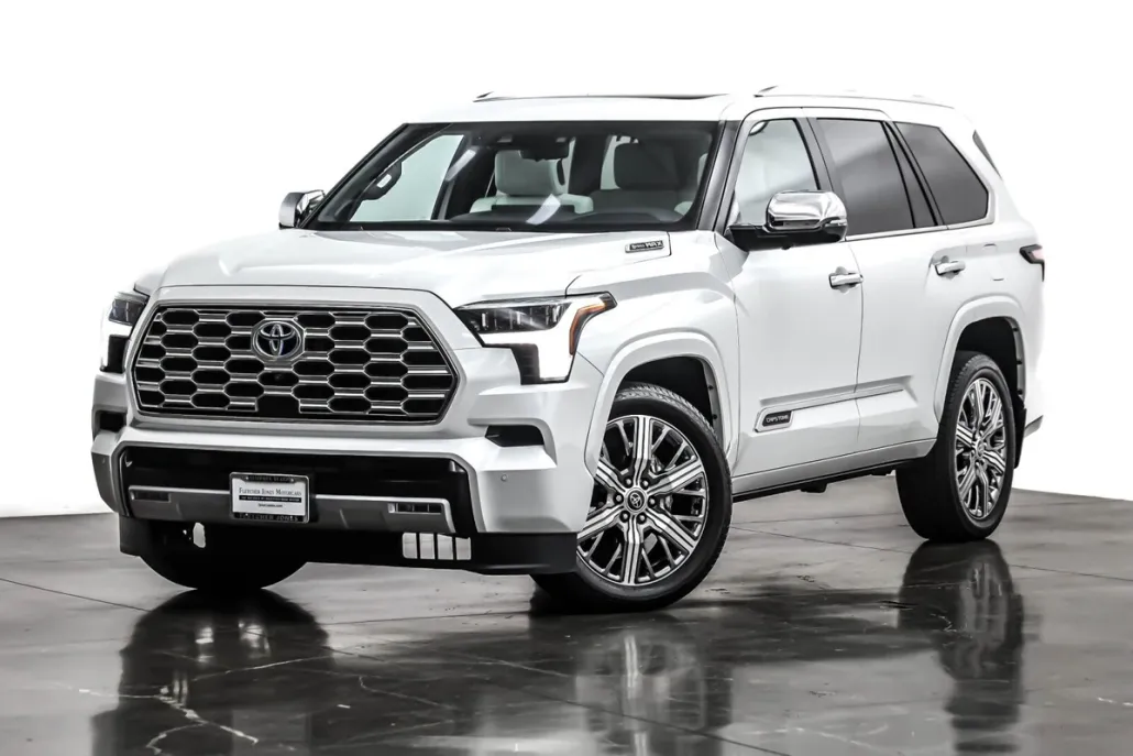 2024 Toyota Sequoia Capstone photo 1