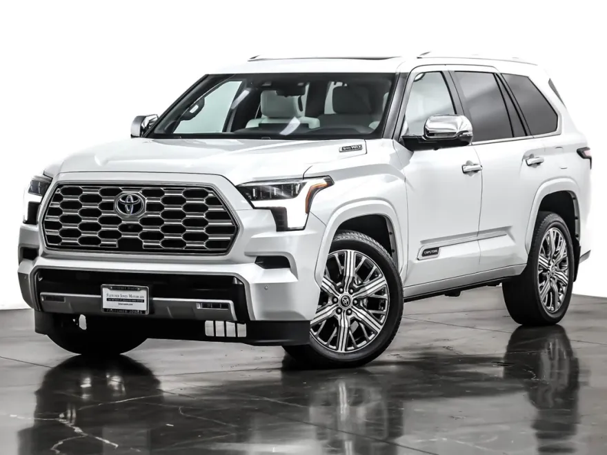 2024 Toyota Sequoia Capstone photo 1