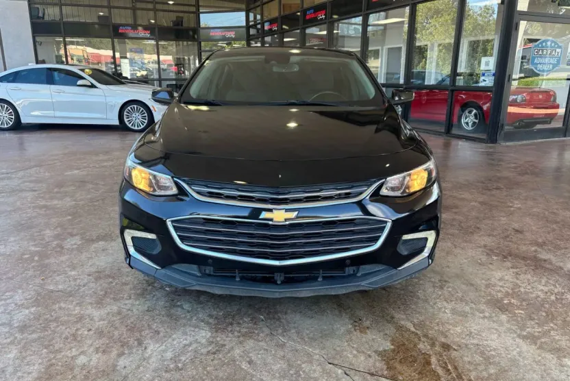 2016 Chevrolet Malibu 2LT photo 1