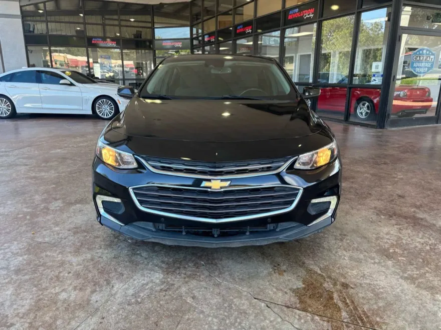 2016 Chevrolet Malibu 2LT photo 1