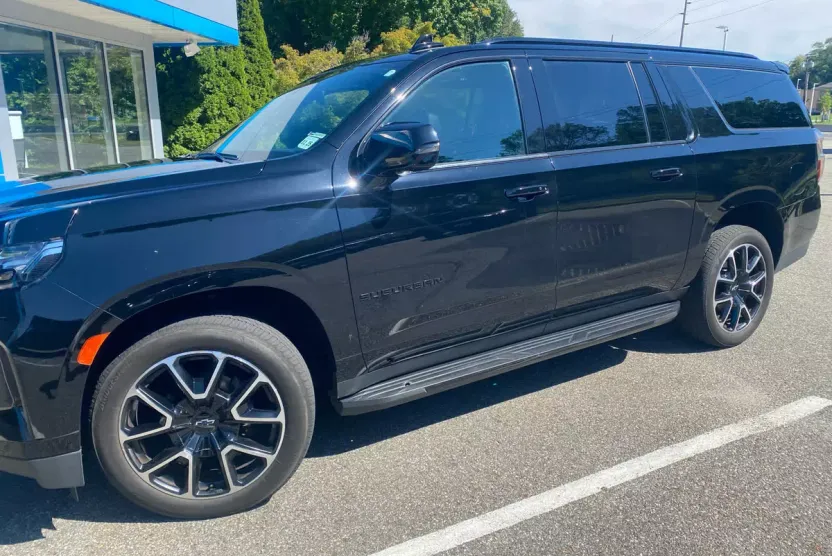 2021 Chevrolet Suburban RST photo 1