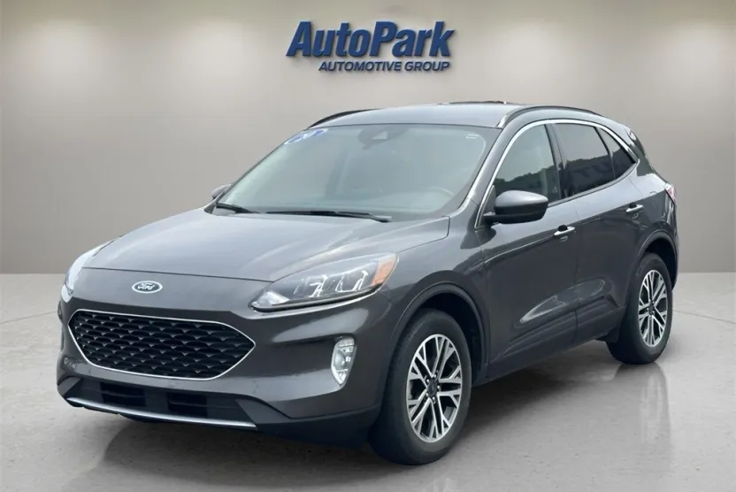 2020 Ford Escape SEL photo 1
