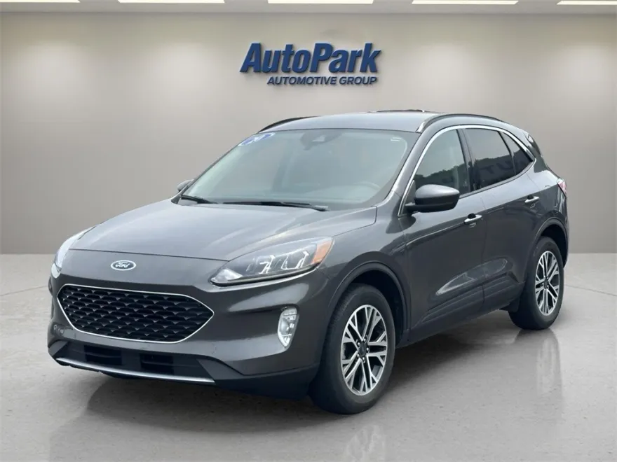 2020 Ford Escape SEL photo 1