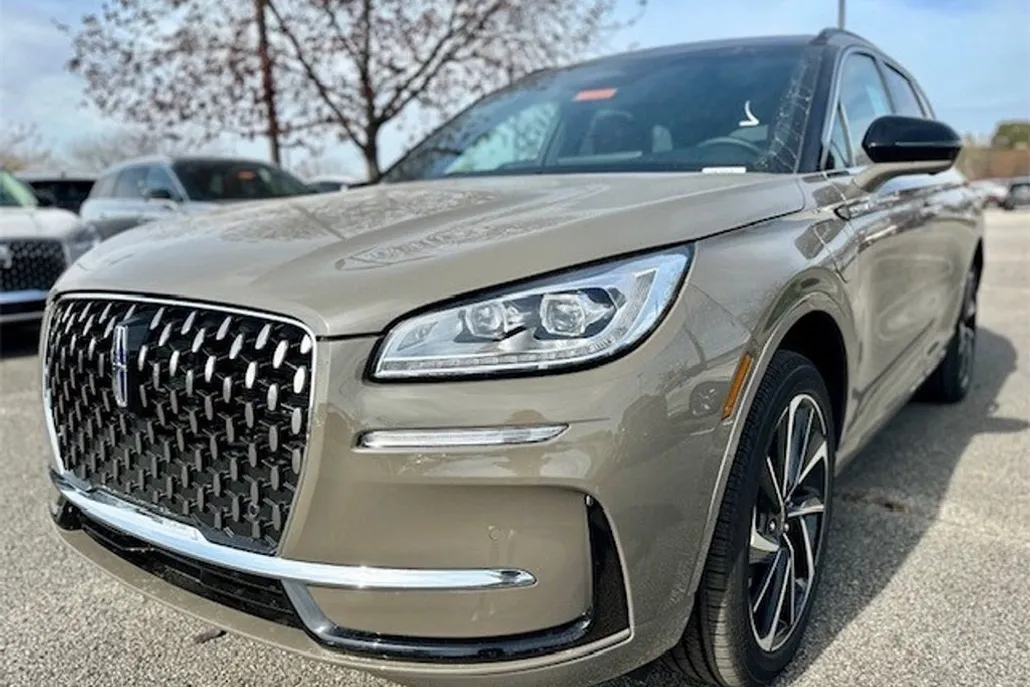 2025 Lincoln Corsair Grand Touring photo 1