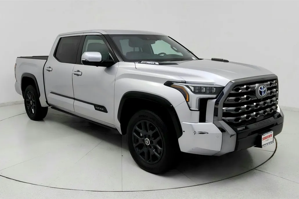 2024 Toyota Tundra Platinum photo 1