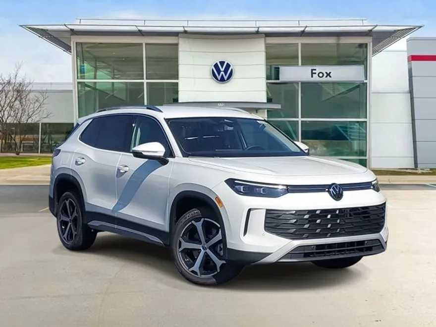 2025 Volkswagen Tiguan SE photo 1