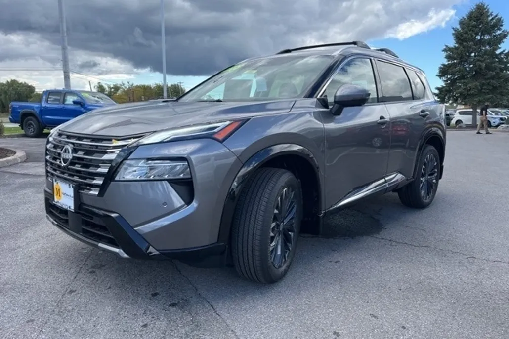 2026 Nissan Rogue Platinum photo 1