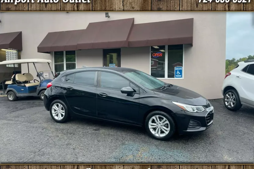 2019 Chevrolet Cruze LS photo 1