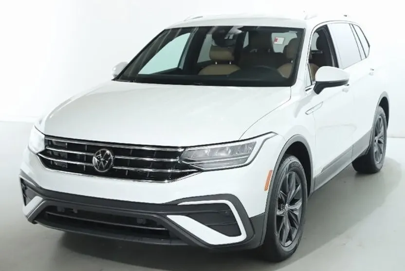 2022 Volkswagen Tiguan SE photo 1