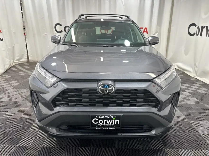 2025 Toyota RAV4 XLE photo 1