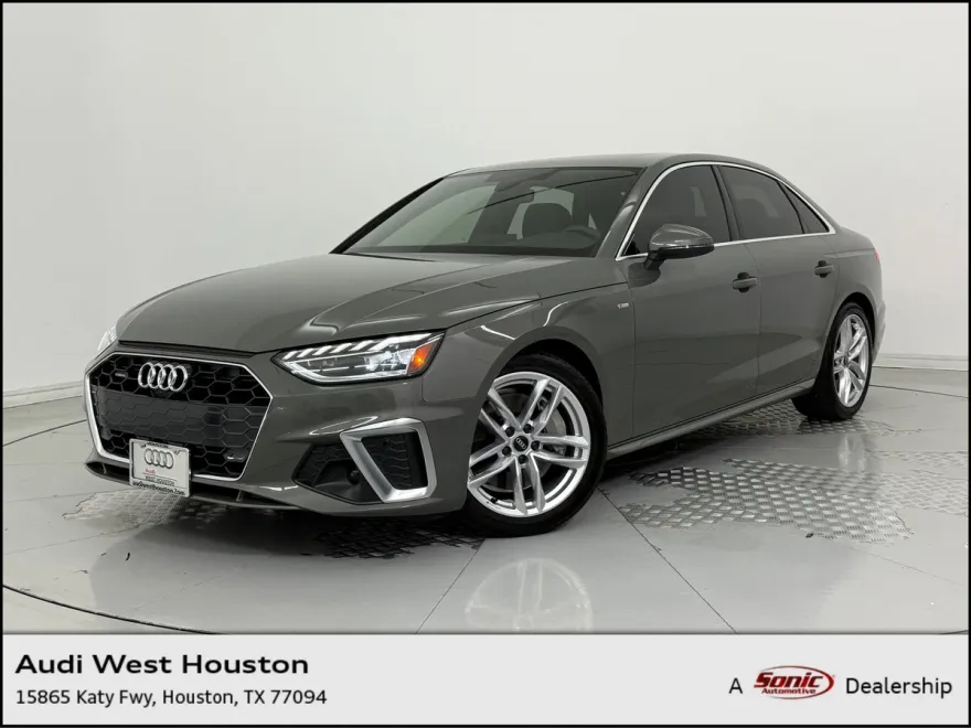 2023 Audi A4 S line Quattro Premium Plus photo 1
