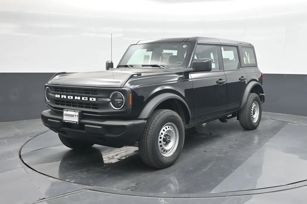 2025 Ford Bronco Base photo 1