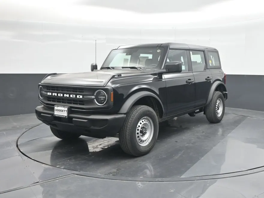 2025 Ford Bronco Base photo 1