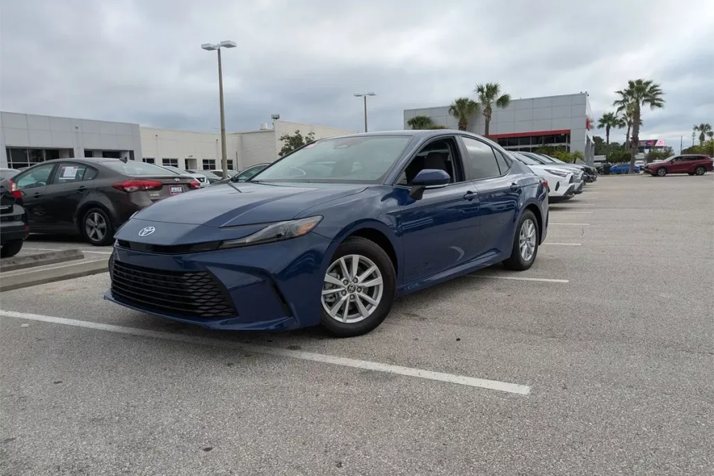 2026 Toyota Camry LE photo 1