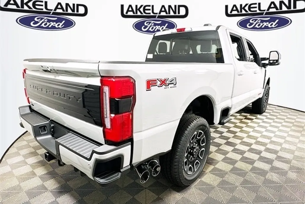 2025 Ford F-250 Platinum photo 1