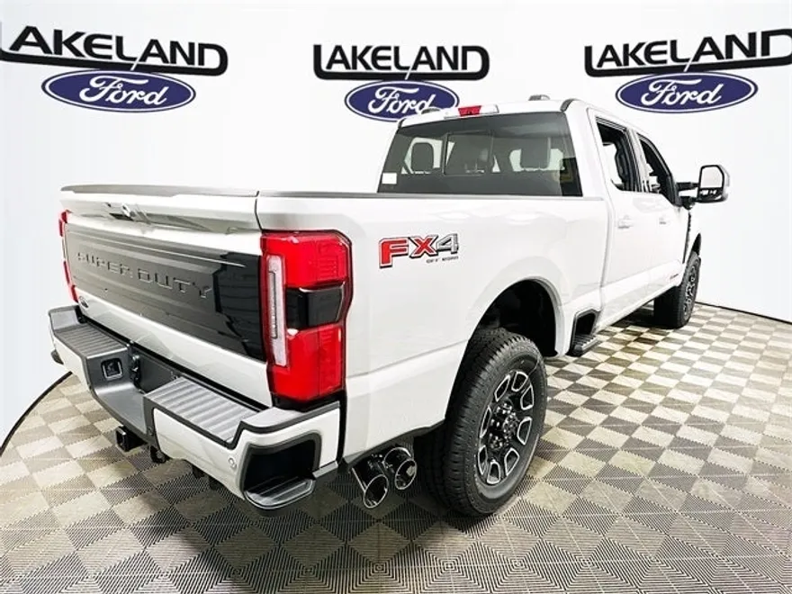 2025 Ford F-250 Platinum photo 1