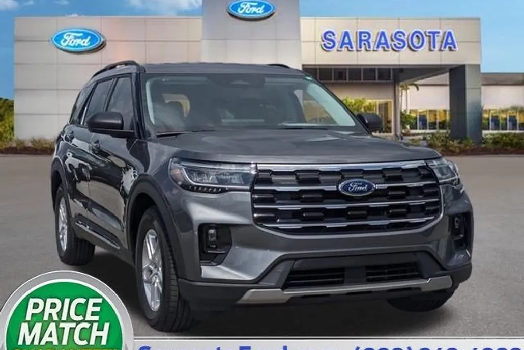 2025 Ford Explorer photo 1