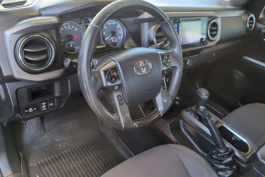 2019 Toyota Tacoma TRD Sport photo 1
