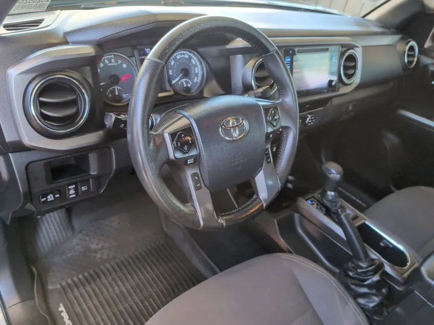 2019 Toyota Tacoma TRD Sport photo 1