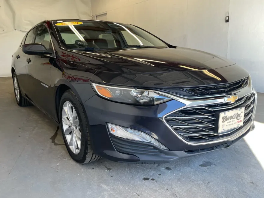 2023 Chevrolet Malibu 1LT photo 1