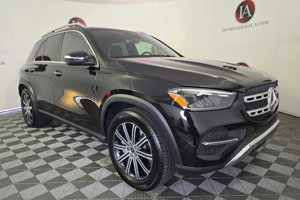 2025 Mercedes Benz GLE 450 4MATIC photo 1