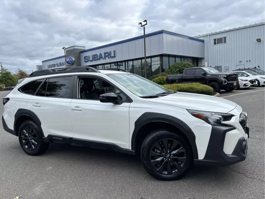 2023 Subaru Outback Onyx Edition photo 1