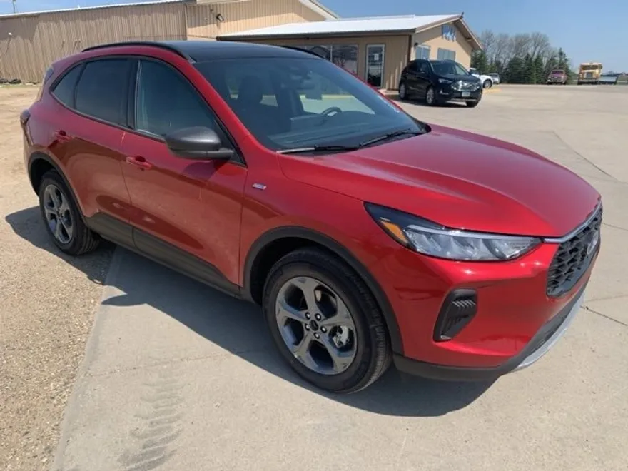 2025 Ford Escape ST-Line photo 1