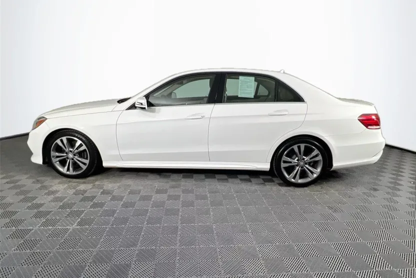 2016 Mercedes Benz E 350 Sport photo 1
