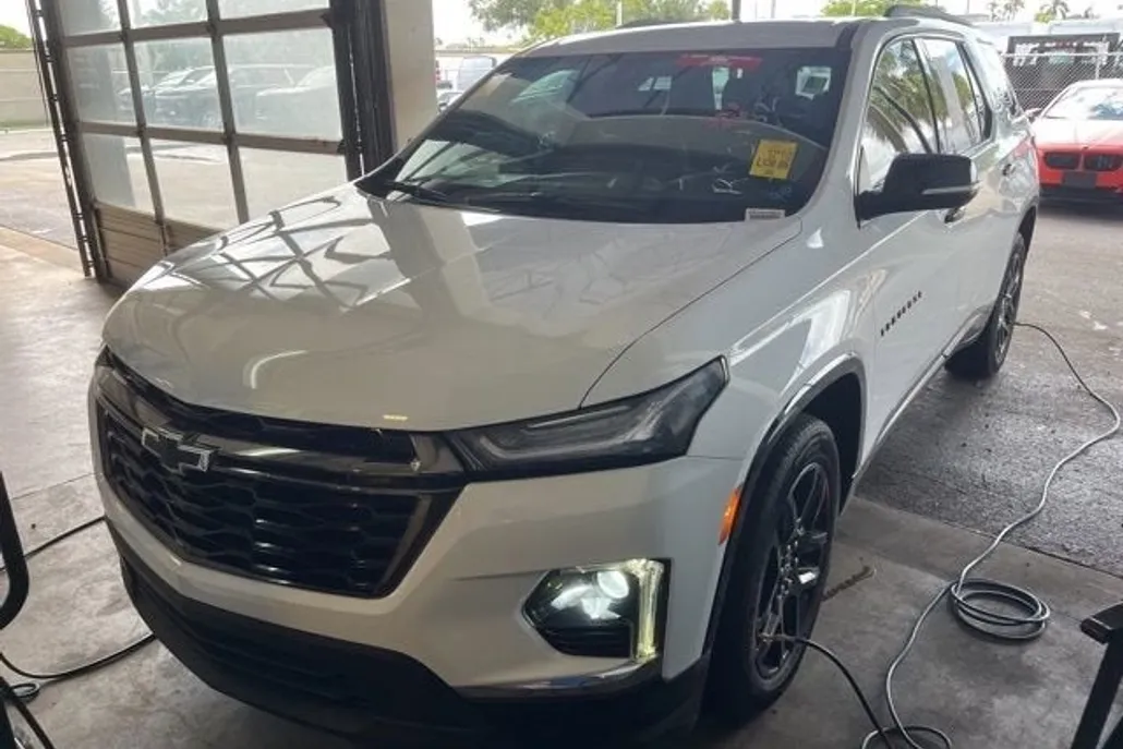 2023 Chevrolet Traverse Premier photo 1