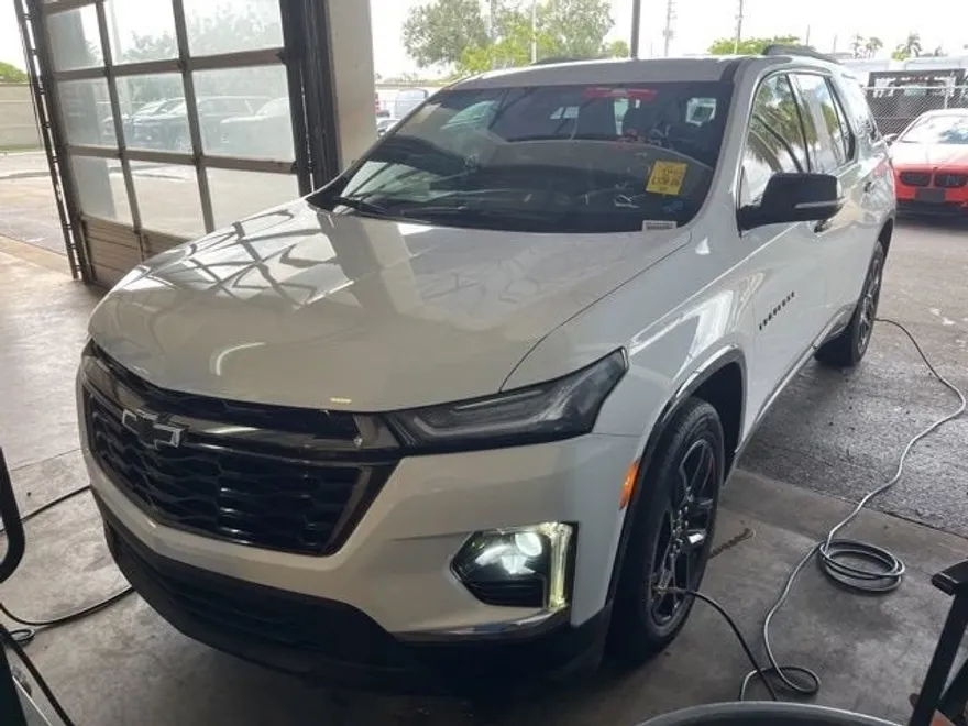 2023 Chevrolet Traverse Premier photo 1