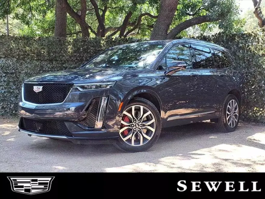 2024 Cadillac XT6 Sport photo 1