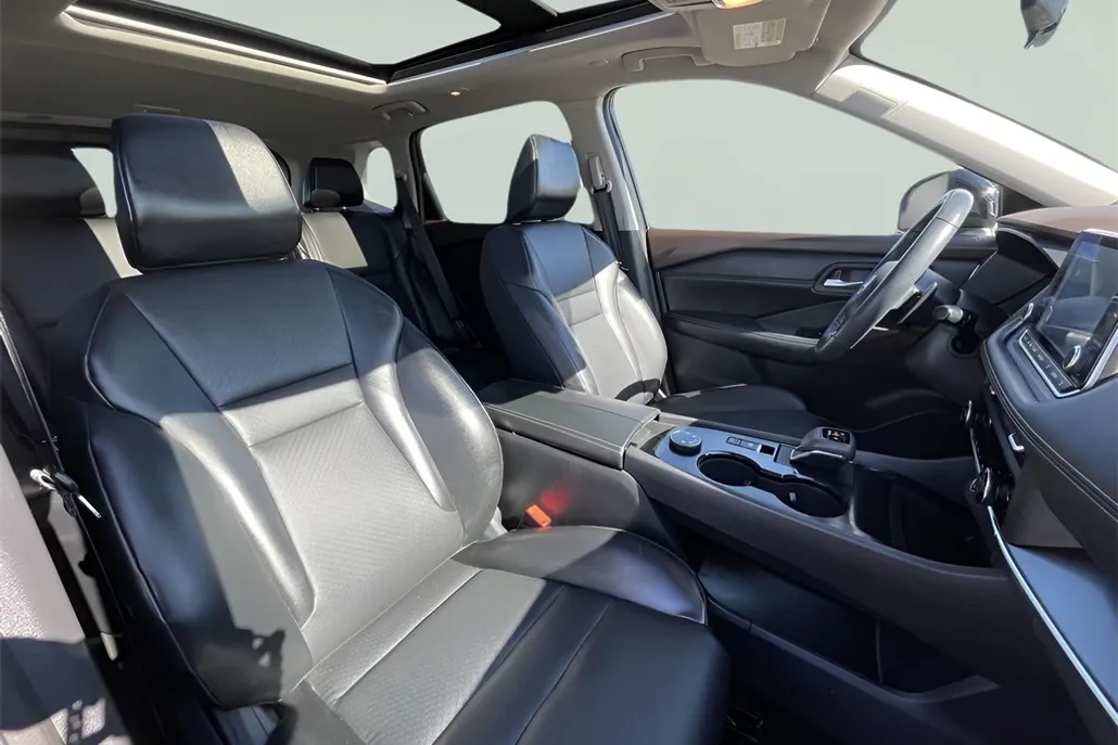2023 Nissan Rogue SV AWD photo 1