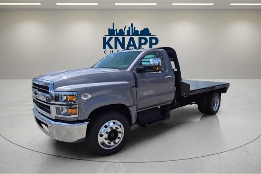 2024 Chevrolet Silverado 4500HD LT photo 1