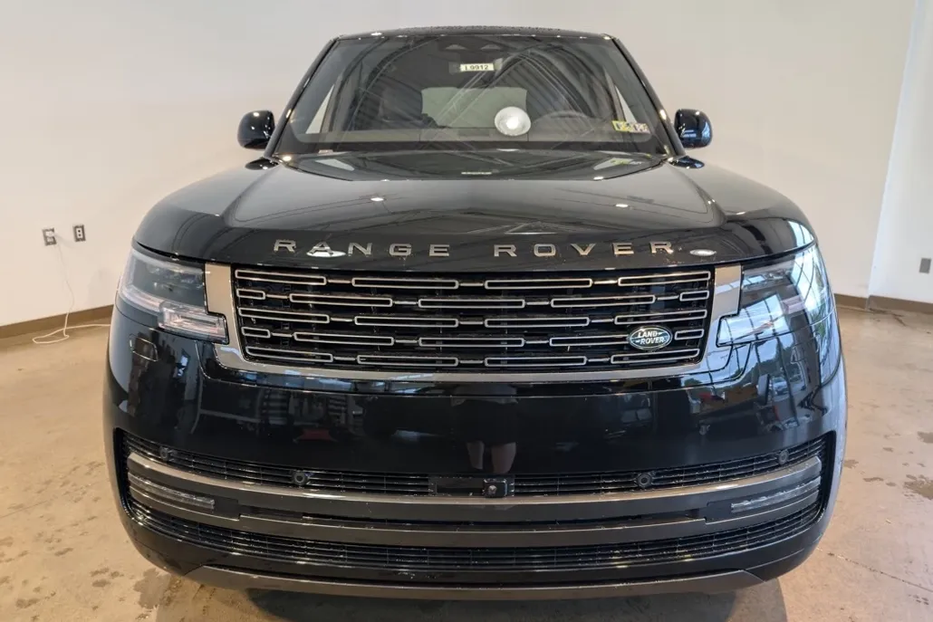 2025 Land Rover Range Rover SE photo 1