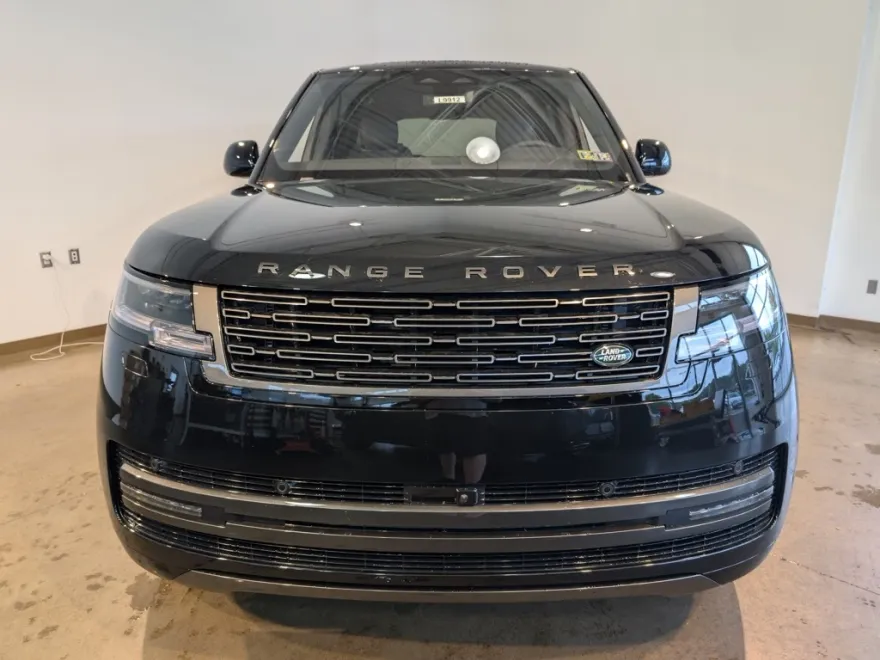 2025 Land Rover Range Rover SE photo 1