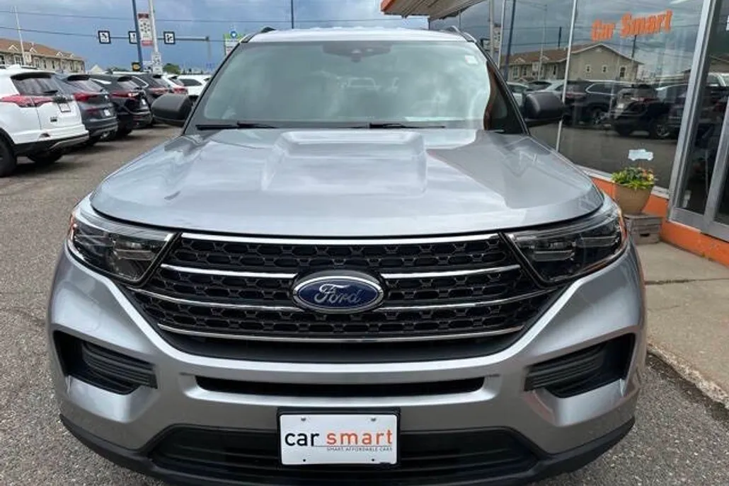 2020 Ford Explorer XLT photo 1