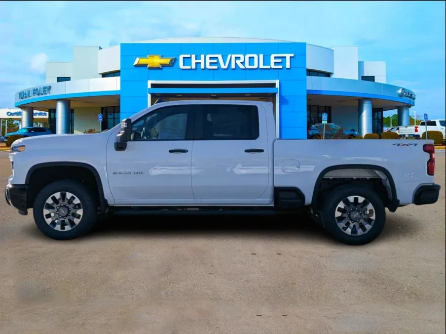 2025 Chevrolet Silverado 2500HD Custom photo 1