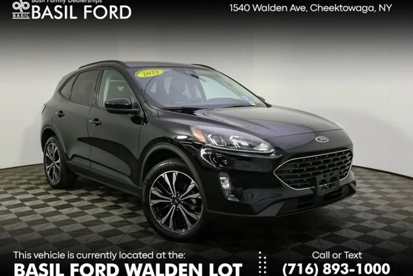 2022 Ford Escape SEL photo 1