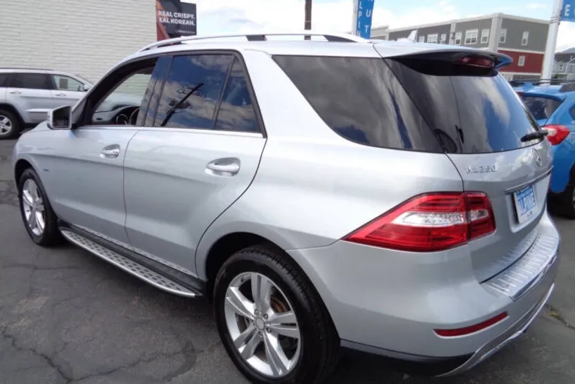 2012 Mercedes Benz ML 350 photo 1