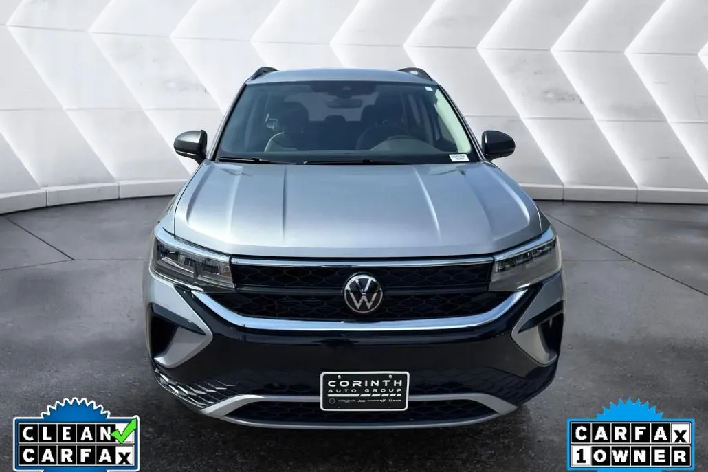 2024 Volkswagen Taos S photo 1
