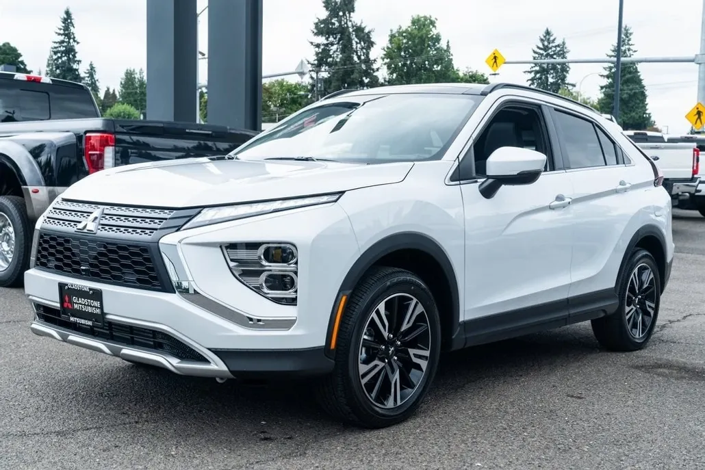 2025 Mitsubishi Eclipse Cross SE photo 1