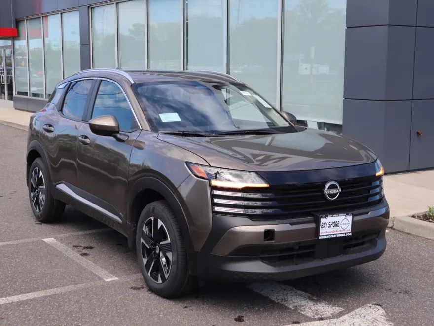 2025 Nissan Kicks SV photo 1