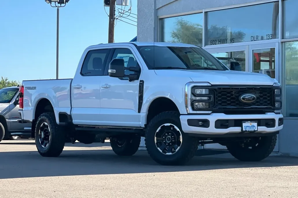 2025 Ford F-250 Lariat photo 1